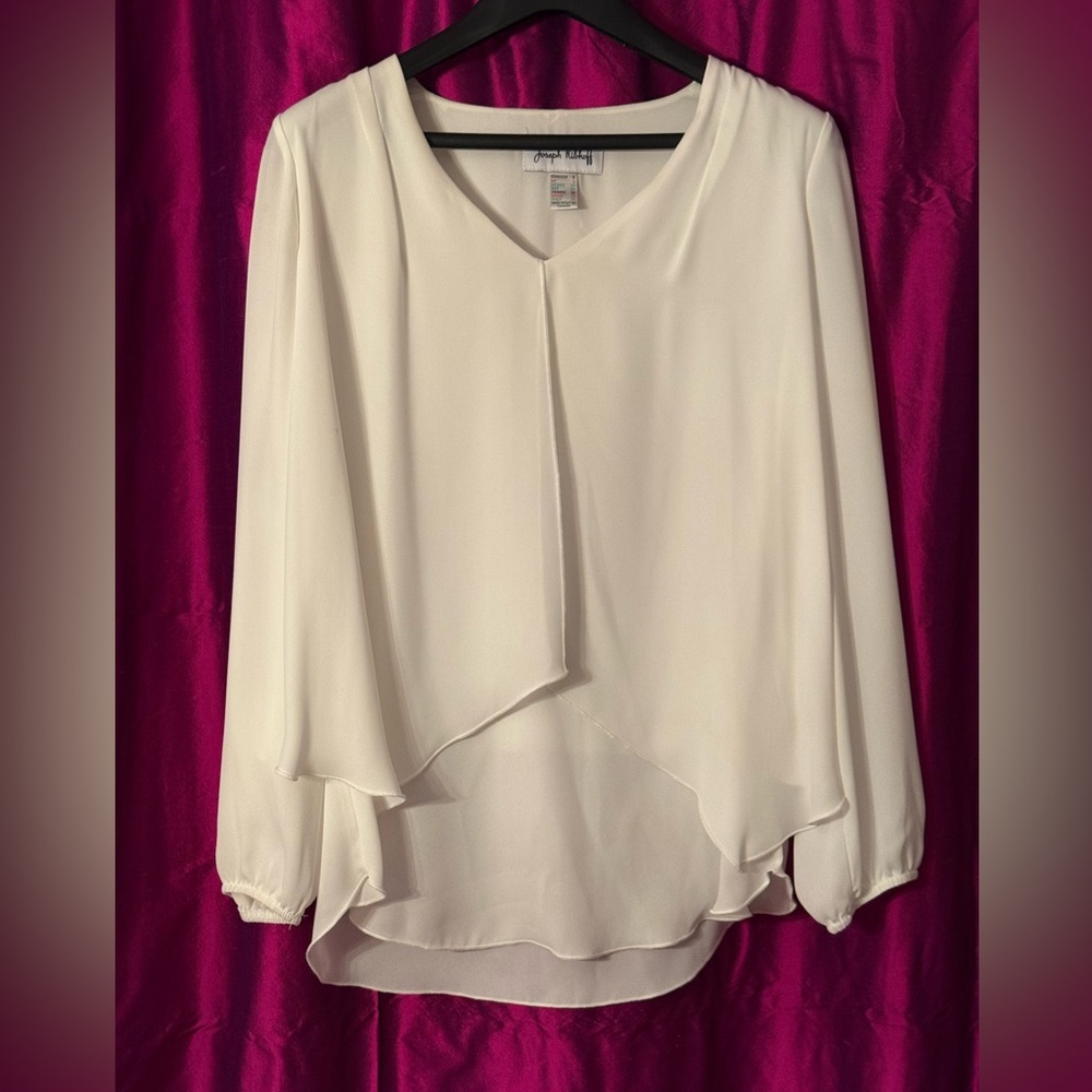 ✨Reduced ❤️ Size 6/8 Joseph Ribkoff blouse, sweet flowy 💕